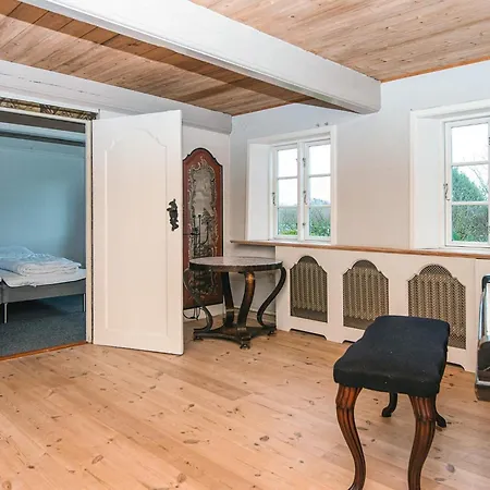 4 Star In * Højer